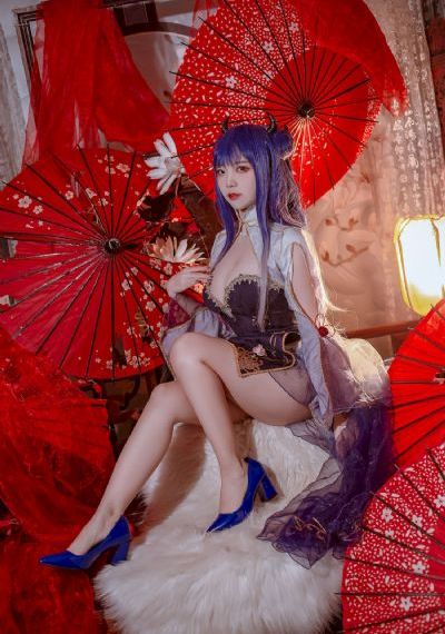 变成黑皮肤女孩和朋友在一起动画